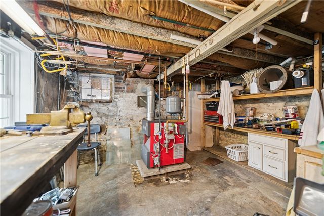 3024 Hyland Rd, Penn Twp, PA 15642