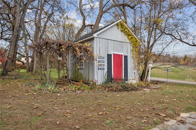 3024 Hyland Rd, Penn Twp, PA 15642