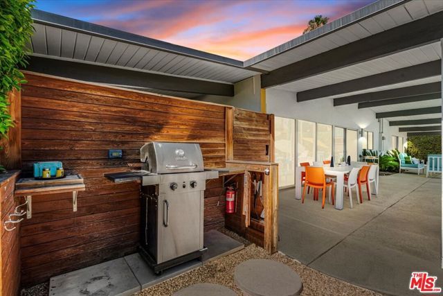 610 S Compadre Road, Palm Springs, CA 92264