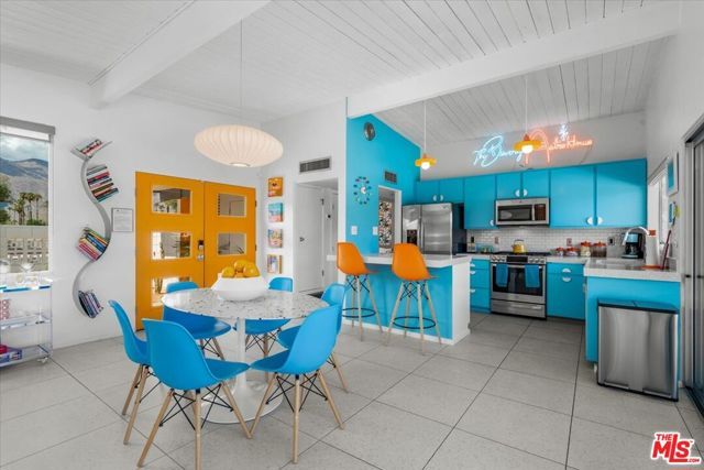 610 S Compadre Road, Palm Springs, CA 92264