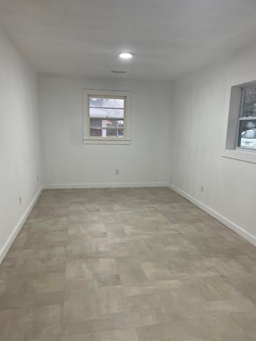 2809 W Nichols Street, Springfield, MO 65803