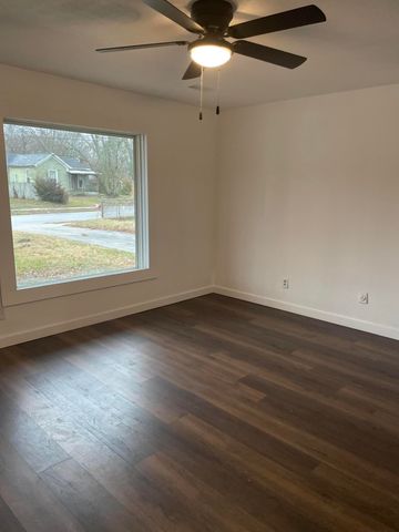 2809 W Nichols Street, Springfield, MO 65803