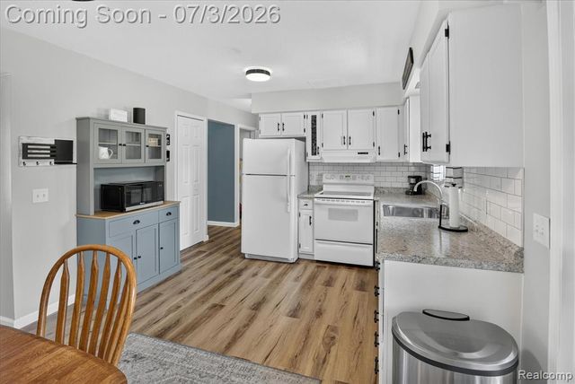 13274 Lake Point Boulevard, Belleville, MI 48111