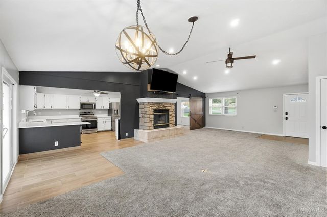 6821 Rackview Road, Green Twp, OH 45248