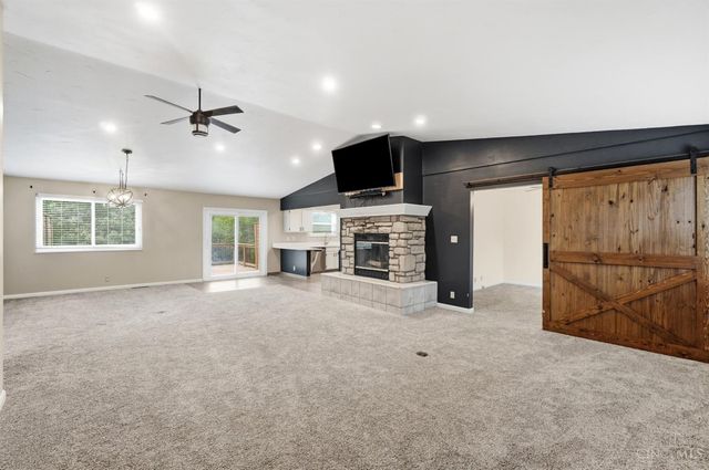 6821 Rackview Road, Green Twp, OH 45248