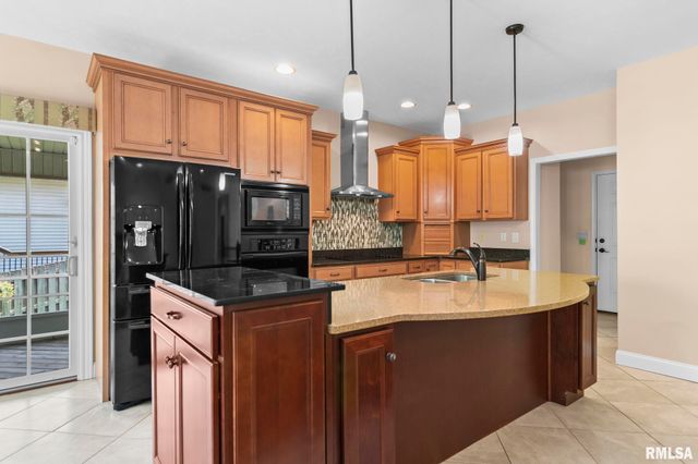 3305 Cash River Road, Springfield, IL 62711