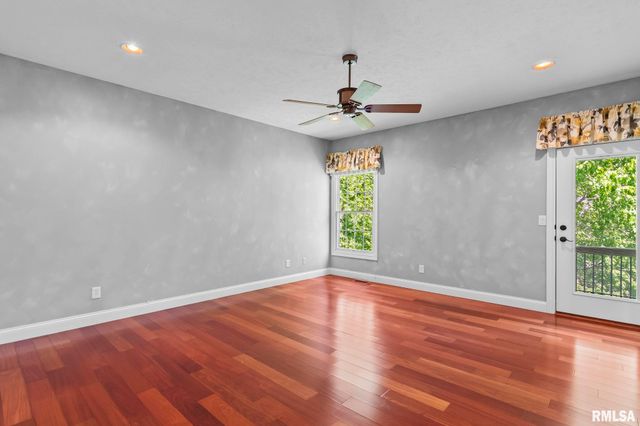 3305 Cash River Road, Springfield, IL 62711