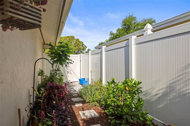 1471 SAN ROY DRIVE, Dunedin, FL 34698