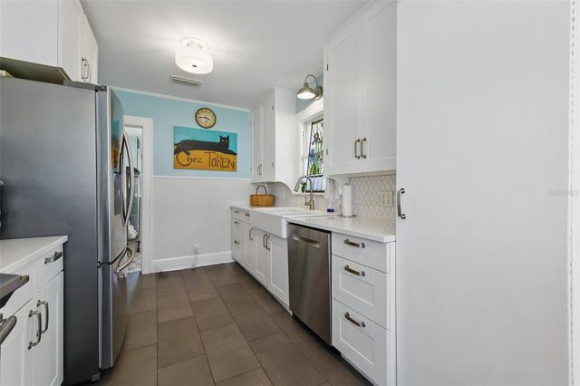 2251 8TH AVENUE N, St Petersburg, FL 33713