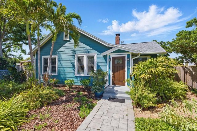 2251 8TH AVENUE N, St Petersburg, FL 33713