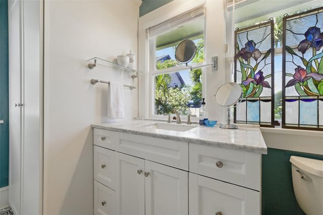 2251 8TH AVENUE N, St Petersburg, FL 33713