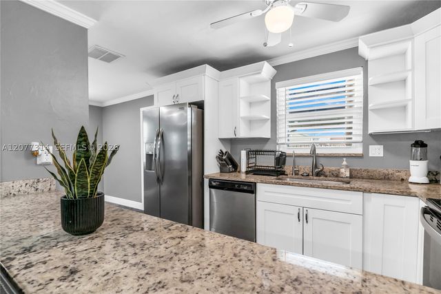 841 NE 59th St, Oakland Park, FL 33334