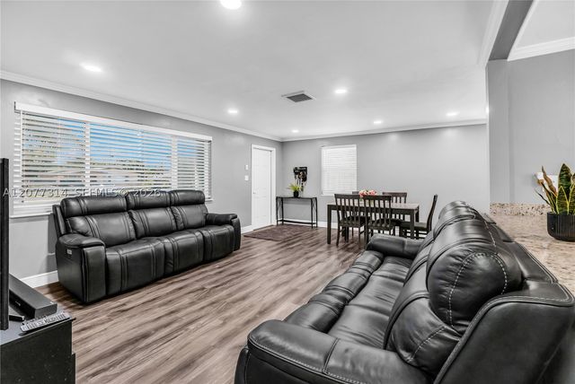 841 NE 59th St, Oakland Park, FL 33334