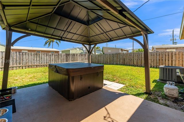 841 NE 59th St, Oakland Park, FL 33334