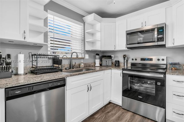 841 NE 59th St, Oakland Park, FL 33334