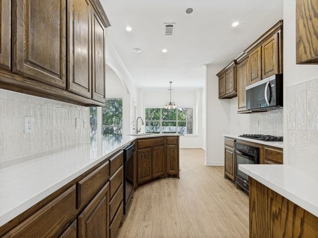 504 Hidden Meadow Court, Desoto, TX 75115