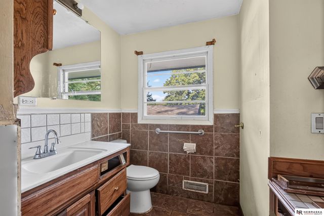 1508 N 94th Street, Omaha, NE 68114