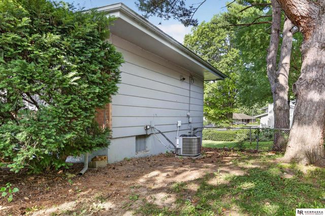 1508 N 94th Street, Omaha, NE 68114