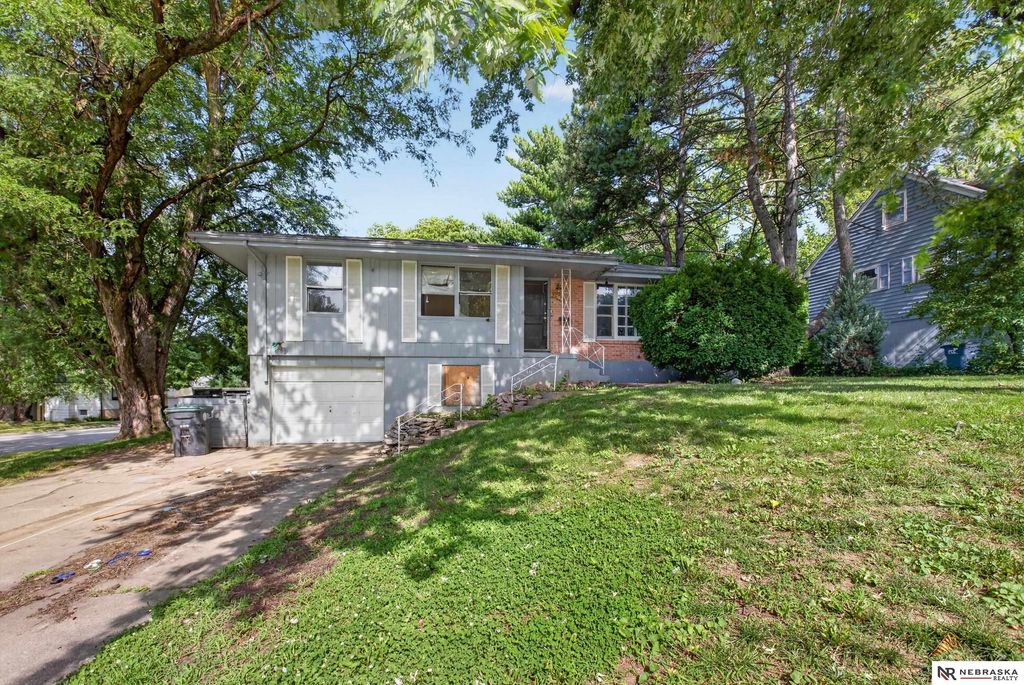 1508 N 94th Street, Omaha, NE 68114