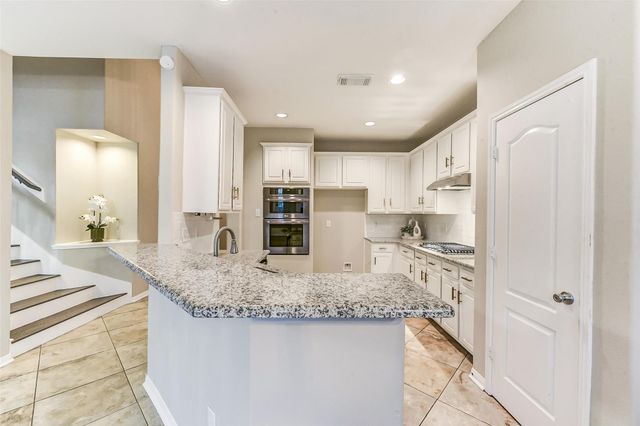 1107 Sunset Lakes Drive, Pearland, TX 77581