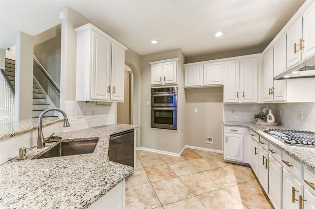 1107 Sunset Lakes Drive, Pearland, TX 77581