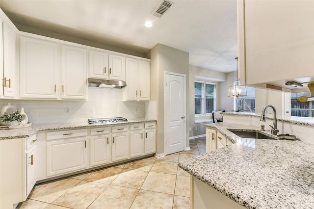 1107 Sunset Lakes Drive, Pearland, TX 77581