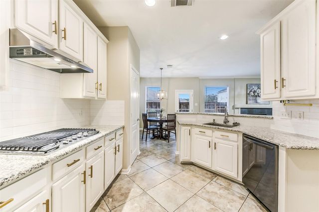 1107 Sunset Lakes Drive, Pearland, TX 77581