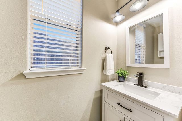 1107 Sunset Lakes Drive, Pearland, TX 77581