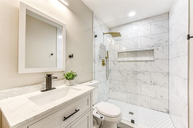 1107 Sunset Lakes Drive, Pearland, TX 77581