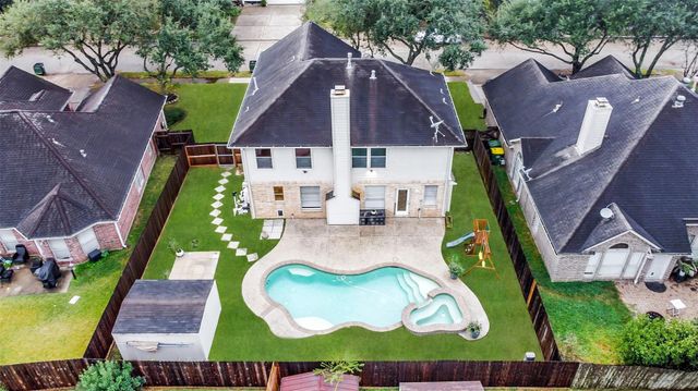 1107 Sunset Lakes Drive, Pearland, TX 77581