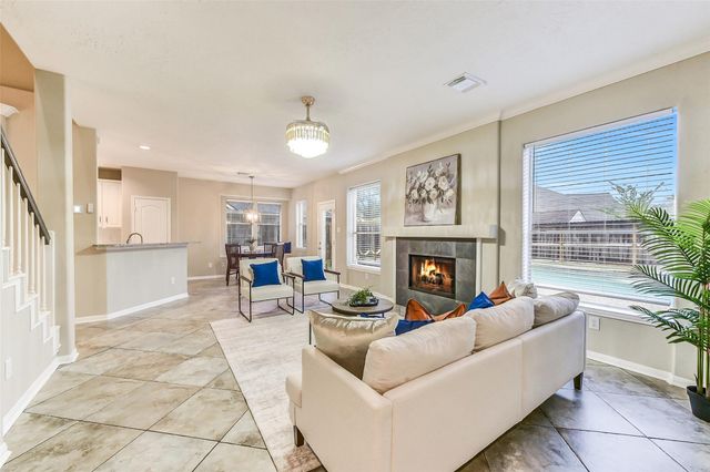 1107 Sunset Lakes Drive, Pearland, TX 77581