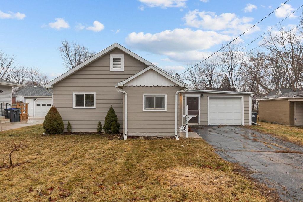 141 PLUMMER AVENUE, Neenah, WI 54956