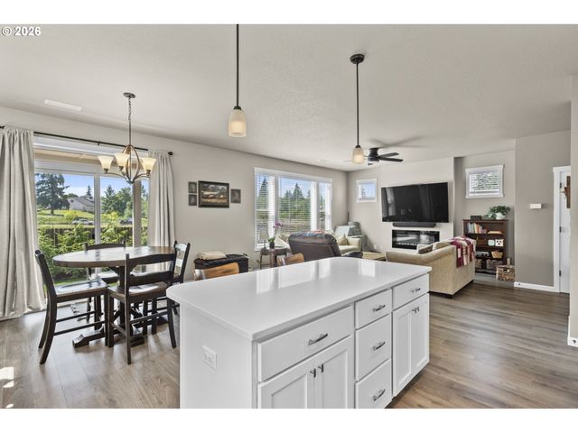 923 Nw 26TH Way, Battle Ground, WA 98604