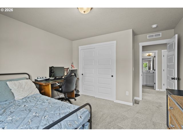 923 Nw 26TH Way, Battle Ground, WA 98604