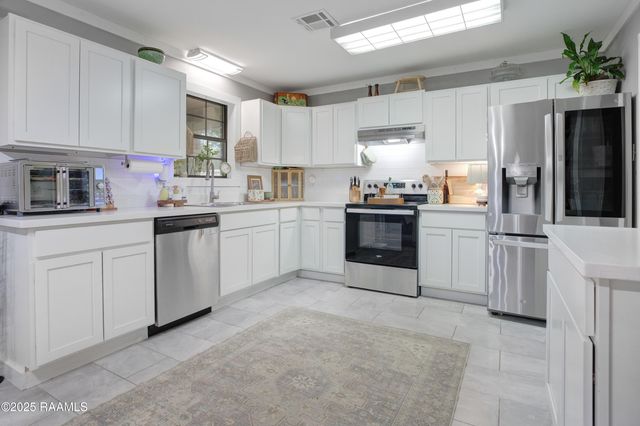 106 Avery Drive, Youngsville, LA 70592