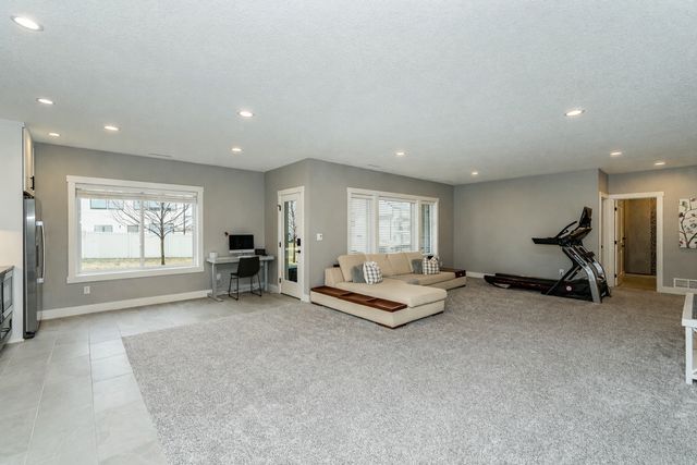 2108 Whitlee Lane SW, Rochester, MN 55902