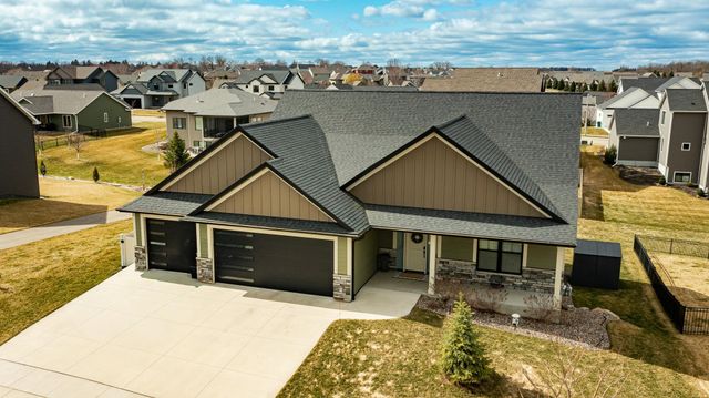 2108 Whitlee Lane SW, Rochester, MN 55902