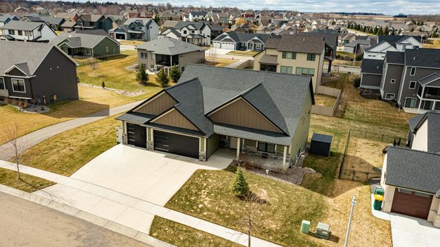 2108 Whitlee Lane SW, Rochester, MN 55902
