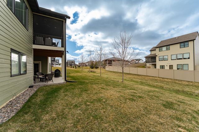 2108 Whitlee Lane SW, Rochester, MN 55902