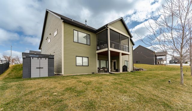 2108 Whitlee Lane SW, Rochester, MN 55902
