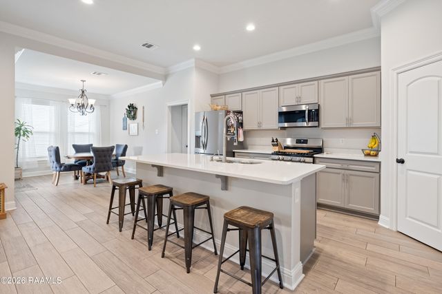 409 Atmos Energy Drive, Lafayette, LA 70506