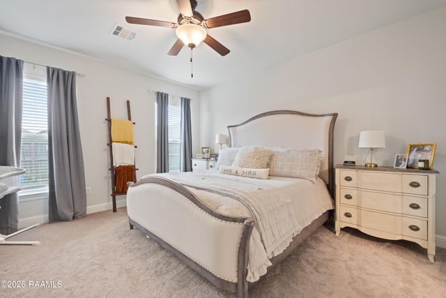 409 Atmos Energy Drive, Lafayette, LA 70506