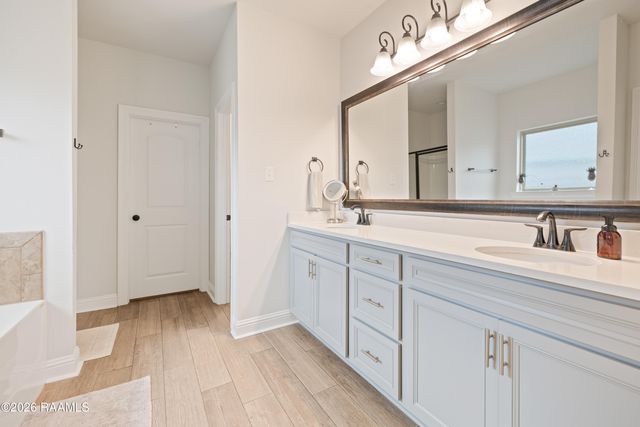 409 Atmos Energy Drive, Lafayette, LA 70506