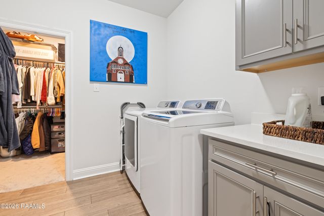 409 Atmos Energy Drive, Lafayette, LA 70506