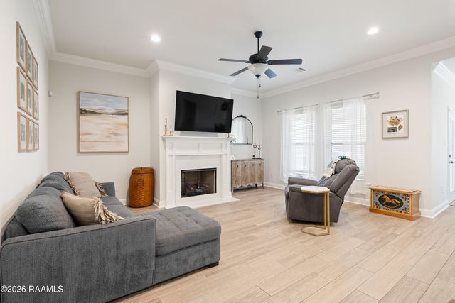 409 Atmos Energy Drive, Lafayette, LA 70506