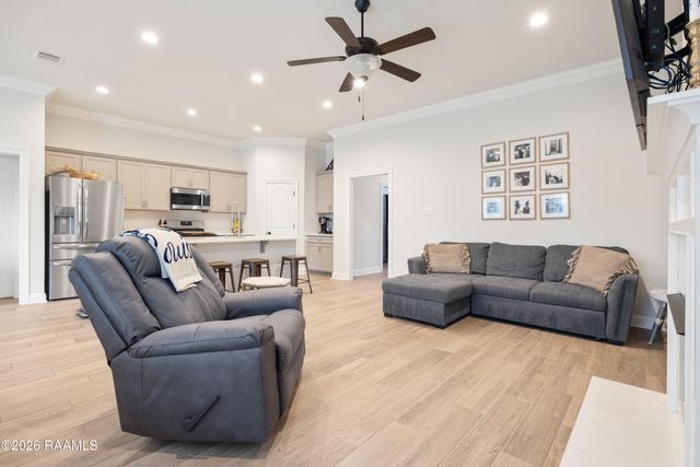 409 Atmos Energy Drive, Lafayette, LA 70506