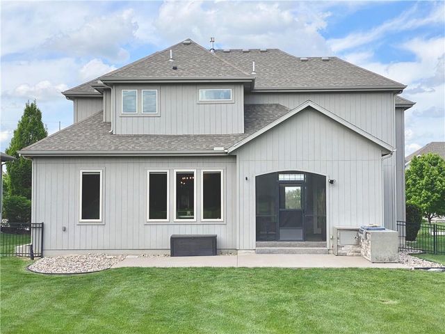 24205 W 111th Place, Olathe, KS 66061