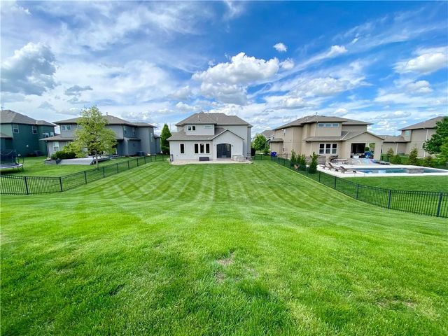 24205 W 111th Place, Olathe, KS 66061