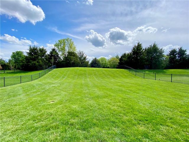 24205 W 111th Place, Olathe, KS 66061