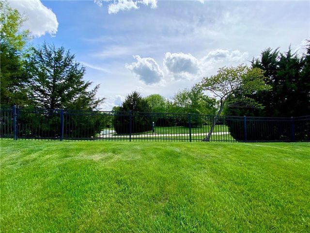 24205 W 111th Place, Olathe, KS 66061